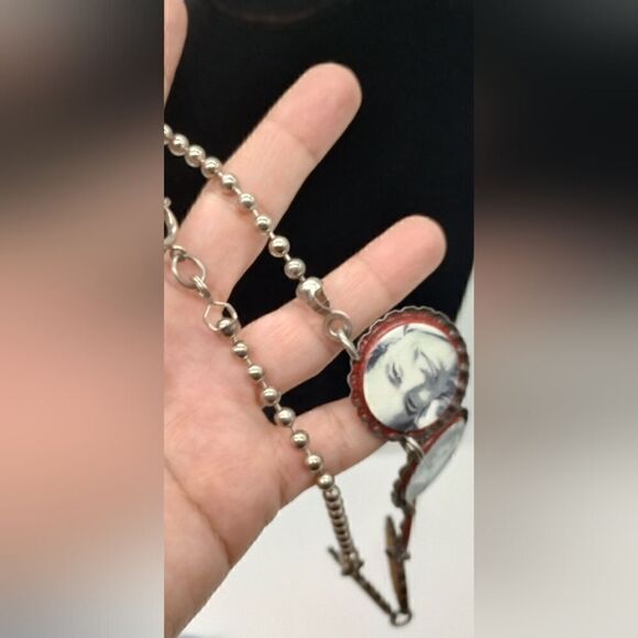 Original Unique Handmade Hollywood Movie Stars Bottle Cap Cork Silver Necklace - Picture 7 of 9